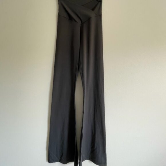 Small Aerie Crossover Flare Leggings - Picture 1 of 4